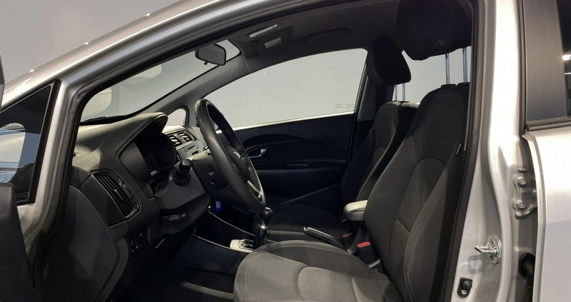 Kia Rio cena 34900 przebieg: 104800, rok produkcji 2015 z Przecław małe 232